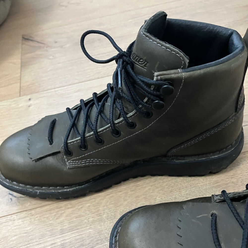 Danner Women’s Olive Leather Boots - Picture 10 of 12